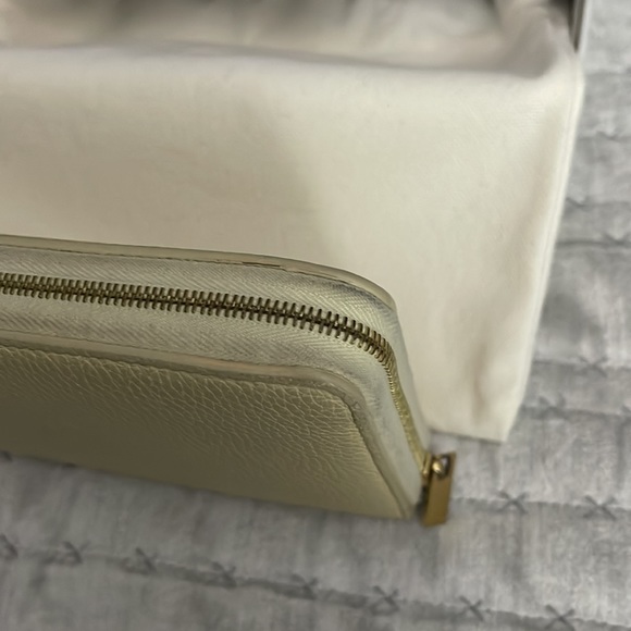 Celine Preloved wallet great condition comes with box n dust bag . - Picture 11 of 12